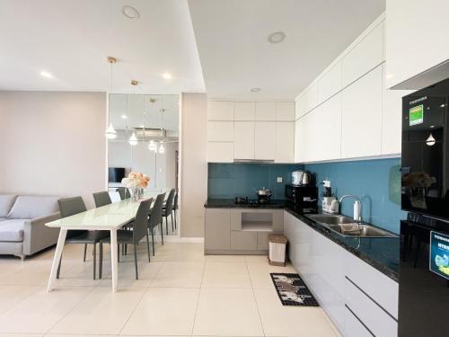 District 7 Apartment | Sunrise City View sử dụng hồ bơi miễn phí