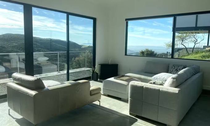 Sonoma Apartment | Sunrise studio in tranquil Glen Ellen with AC, WiFi, panoramic views