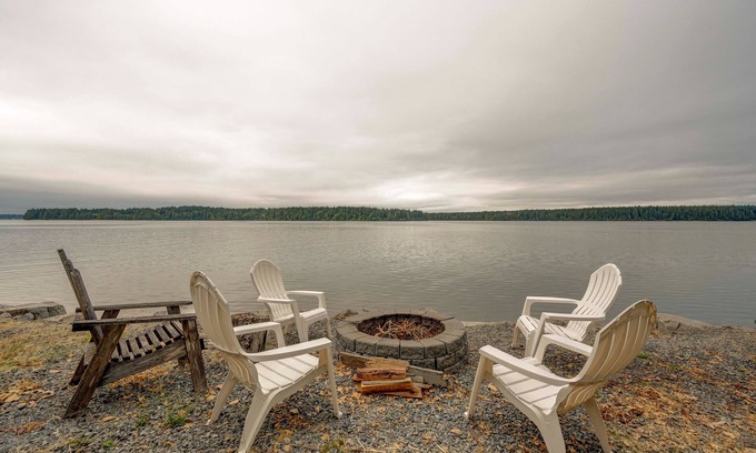 Olympia Cottage | Sunset Beach on Harstine Island