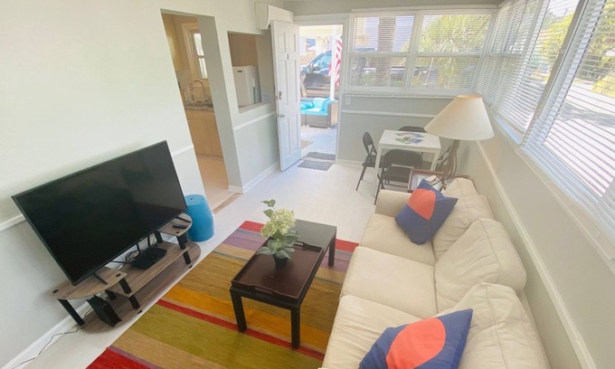 Sunset Beach House | Sunset Beach Treasure Island 3/2 Wi-fi Parking AB