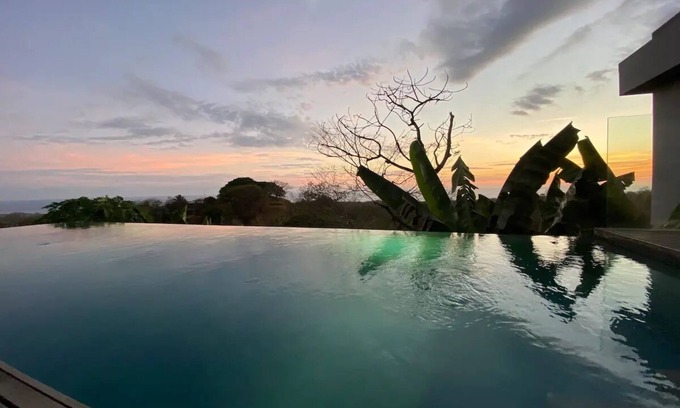 Black Beauty Villa | Sunset Bliss - Ocean View Luxury 2-Bed Apartment