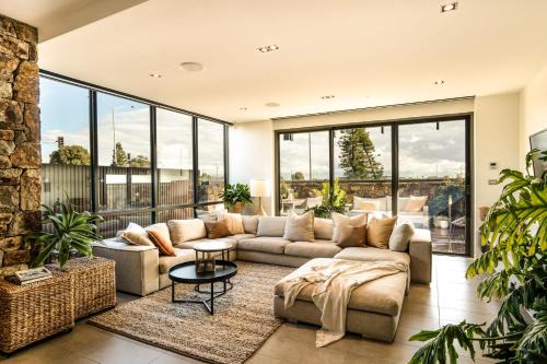 Elwood Apartment | Sunset Boulevard