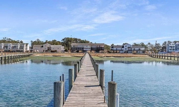 Chincoteague House | Sunset Dock-Deep Water Pier & Boat Dock