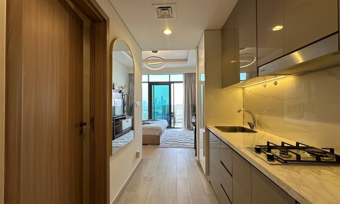 Jadaf Apartment | Sunset Haven - Chic Creek Studio
