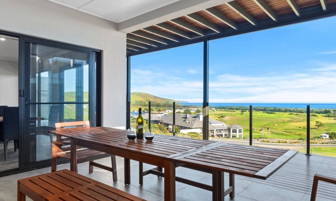 Normanville House | Sunset Horizon @ Lady Bay - 8 Huntingdale Drive