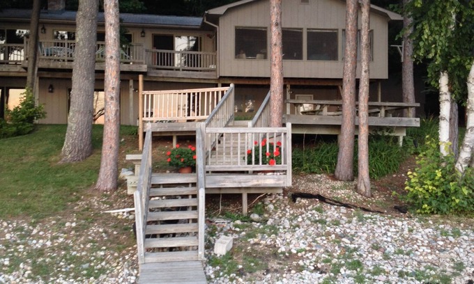Indian River House | SUNSET LAKEFRONT HOME ON MULLETT LAKEnRenting yearly from May through October
