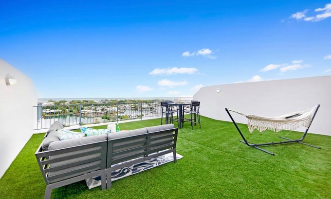 Cullen Bay Apartment | Sunset Penthouse - Unique Panoramic Rooftop Retreat