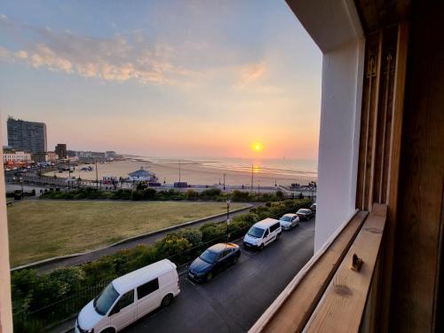 Margate Old Town Apartment | Sunset Point Apts - North Shore Suite