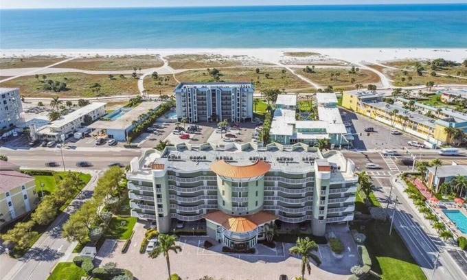 Capri Isle Condo | ☀️ Sunset Sands – Luxury Condo w/Stunning Ocean Views! 🌊