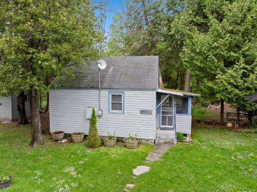 Baileys Harbor House | Sunset Shores - Tiger Lily Cabin #5 by Simple Life Rentals