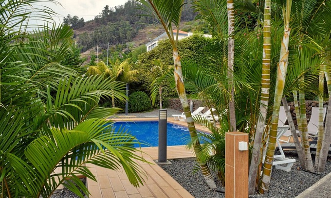 Arco da Calheta Apartment | Sunset Studio, a Home in Madeira