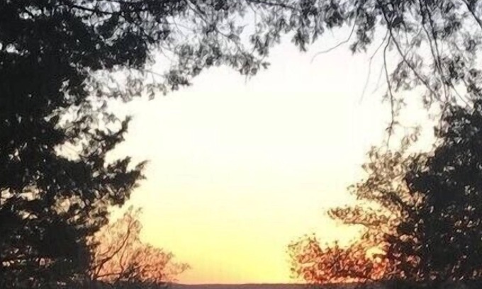 Gamaliel House | Sunset View- Private retreat with lake view on 2 acres , minutes to lake