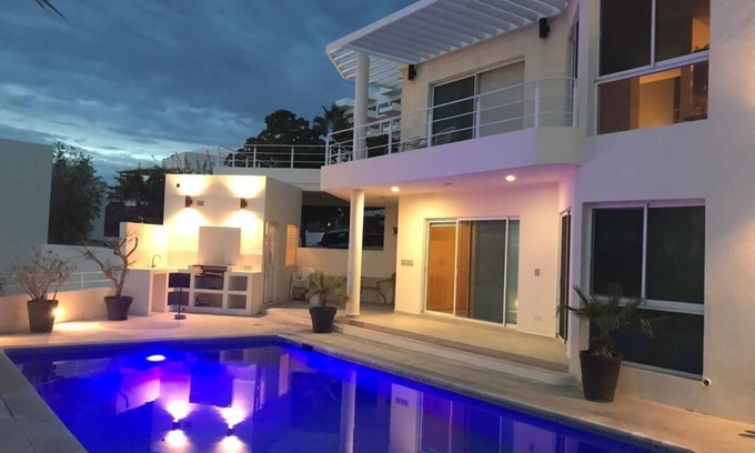 Colina del Sol Villa | Sunset Villa. A view of the best sunsets and the Sea of Cortez at a private pool