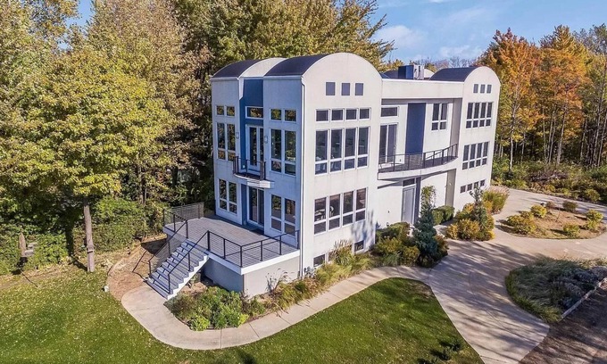 Miami Park House | Sunset Villa Luxury Lakefront, Private Beach