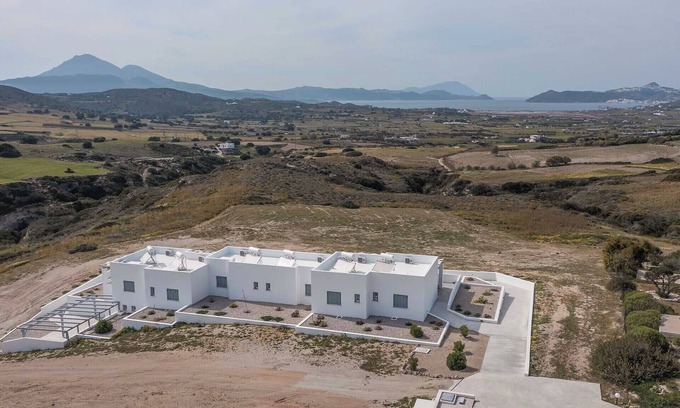 Milos Apartment | Sunset Village