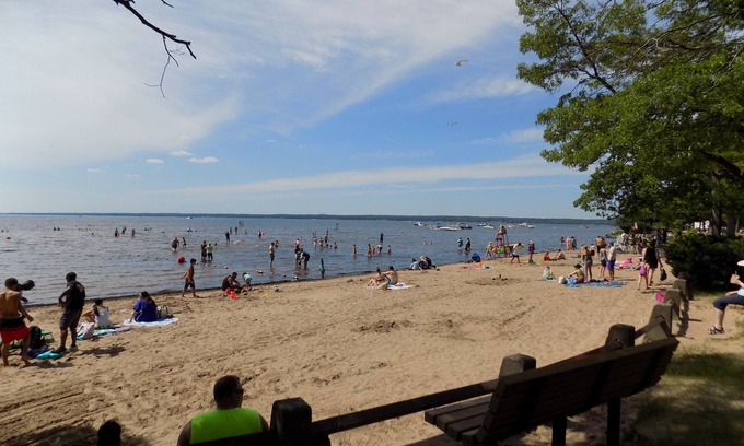 Verona Beach House | Sunsets and Relaxation on Oneida Lake: Water, Lake front and Pet Friendly!