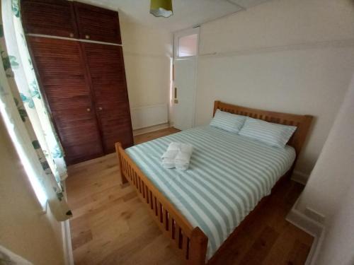Finchley Church End House | Sunshine