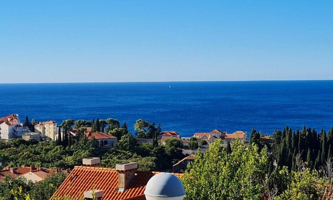 Gornji Kono Apartment | SunSpot Apartment - beautiful view with big garden, free parking, central