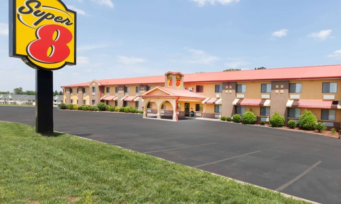 Bowling Green Hotel | Super 8 by Wyndham Bowling Green South