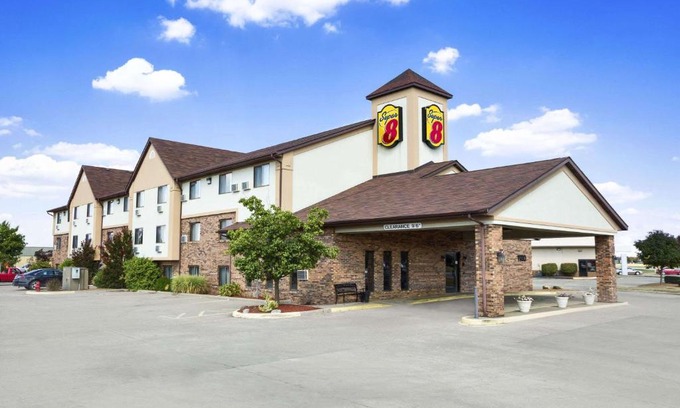 Carbondale Hotel | Super 8 by Wyndham Carbondale