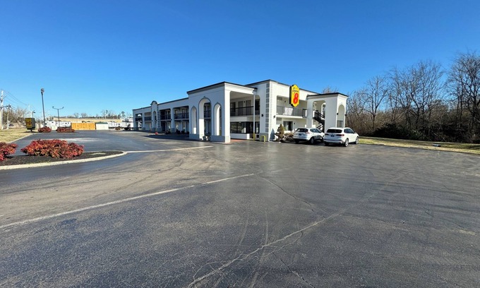 Farragut Hotel | Super 8 by Wyndham Knoxville West/Farragut