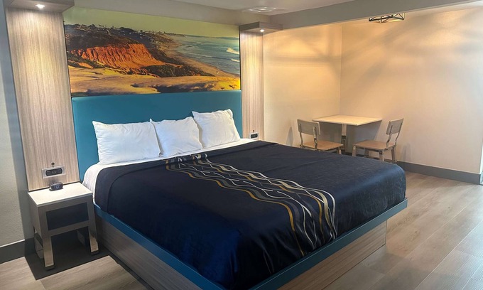 Townsite Hotel | Super 8 by Wyndham Oceanside Downtown