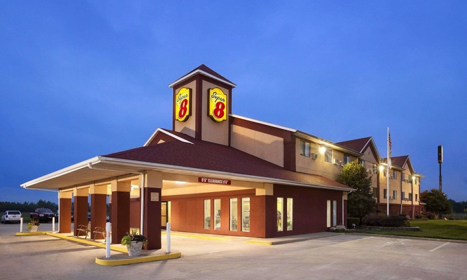 Salem Hotel | Super 8 by Wyndham Salem