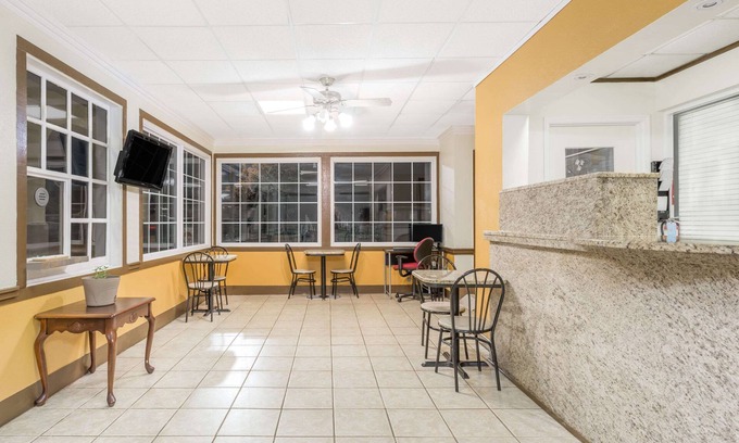 Santee Hotel | Super 8 by Wyndham Santee