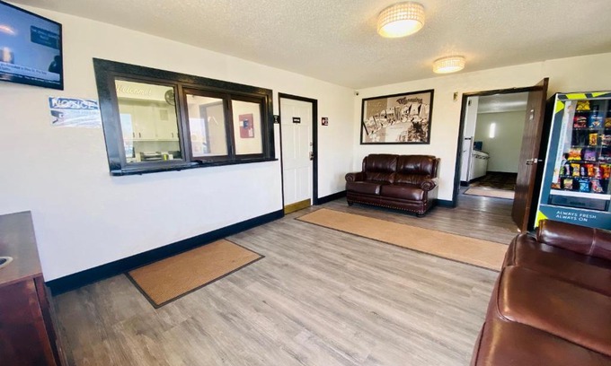 Wyoming Hotel | Super 8 Grand Rapids City Center