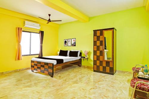Khattalwada Hotel | Super Hotel O Kabardanga More Kolkata Formerly Royal Crown Banquet