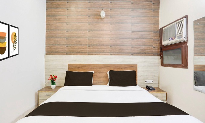 Periamet House | Super Hotel O Park Town Near Nehru Stadium