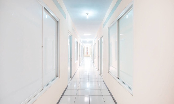 Menteng Hotel | Super OYO 1868 J&b Room Pramuka