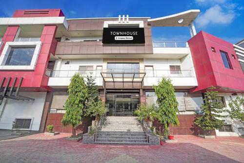 Bhopal Hotel | Super Townhouse Lalghati Near Airport