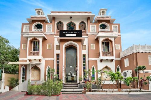 Jaipur Hotel | Super Townhouse Mansarovar Near Metro Station Formerly Dev Villas
