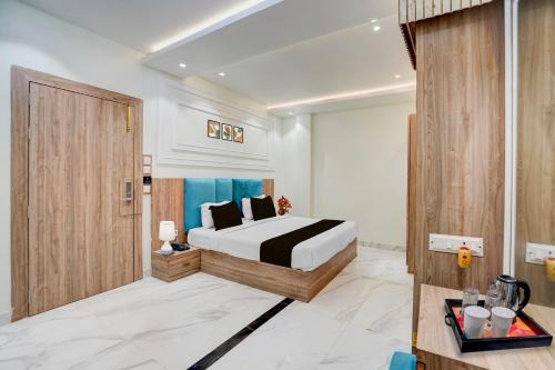 Allahabad Hotel | Super Townhouse Oak Prayagraj Central Railway Junction Formerly Hotel Ballians