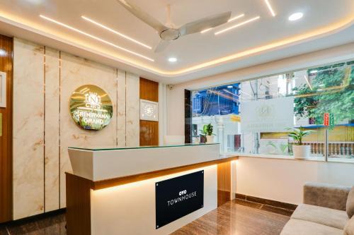 Hyderabad Hotel | Super Townhouse Sri Nirvana Grand