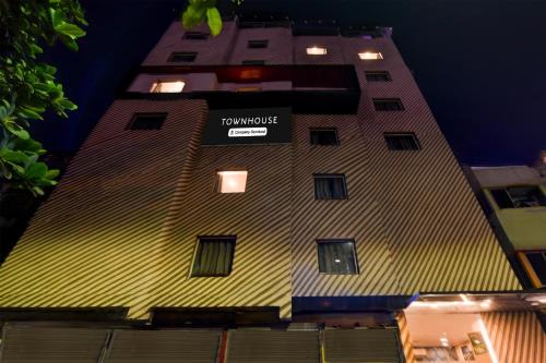 Kolkata Hotel | Super Townhouse VIP Road Formerly The Sky
