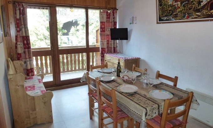Lanslevillard Apartment | Superb 2 room apartment (1 bedroom) + mezzanine . at the foot of the slopes!