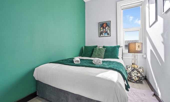 Munster House | Superb 3bed Fulham Palace Retreat