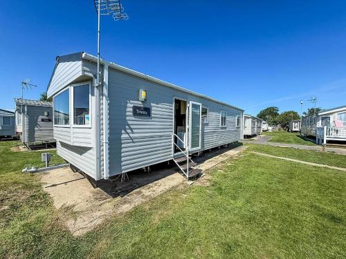 Harwich Other | Superb Caravan At Dovercourt Park, Sleeps 8 Ref 44202C