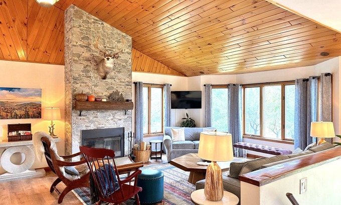 Johnsburg Ski Chalet | Superb Chalet Near Gore Ski Resort, Hot Tub, Game Room, Firepit and Fireplace
