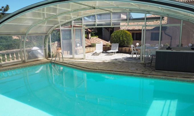Manosque Villa | Superb character house, large fenced garden, pool and spa in the Luberon