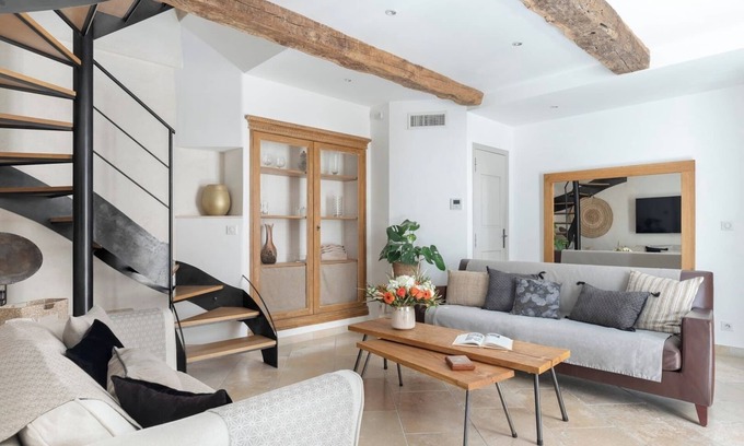 Valbonne Apartment | Superb luxury apartment in the heart of Valbonne