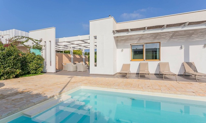 Polignano a Mare Villa | Superb Polignano a Mare Villa | 3 Bedrooms | Villa Rottocanto | Short Drive to.