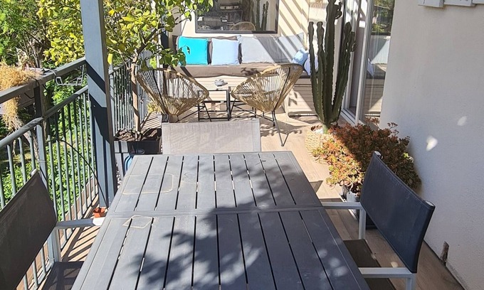 Palais de justice Apartment | Superbe Appartement, Terrasse Calme et vue sur ND de la Garde, 7mn Vieux Port