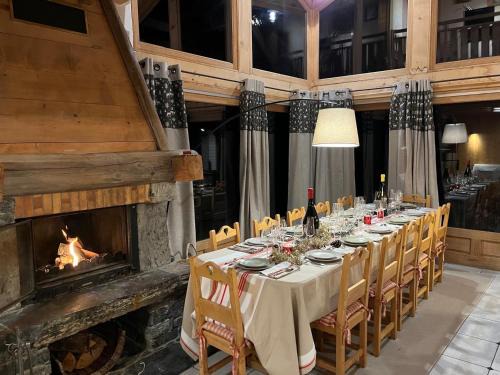 Les Prodains Apartment | Superbe chalet 15 pers. avec spa, sauna, proche télécabine et centre, équipements complets - FR-1-679-17