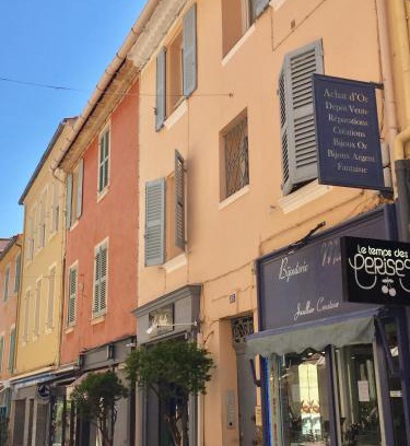 Sanary-sur-Mer Apartment | Superbe T1 bis sur le port et rue piétonne