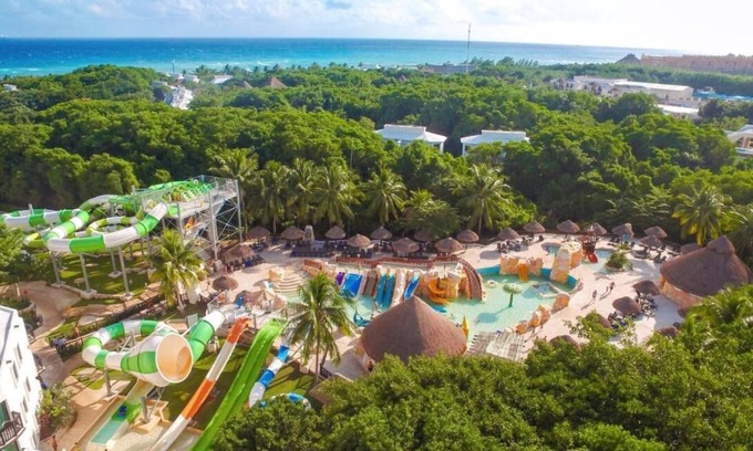 Puerto Juarez Resort | SuperHost! KIDS Eat FREE - VIP Sandos Caracol