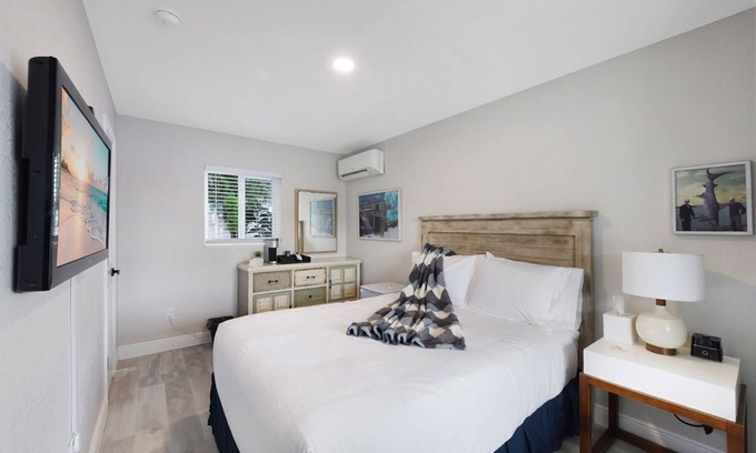 Clearwater Hotel | Superior Spacious Studios in Downtown Clearwater
