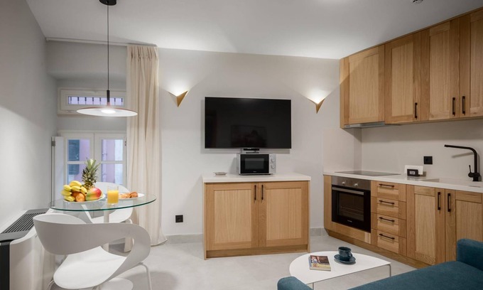 Old Town Apartment | Superior Suite Cantons View